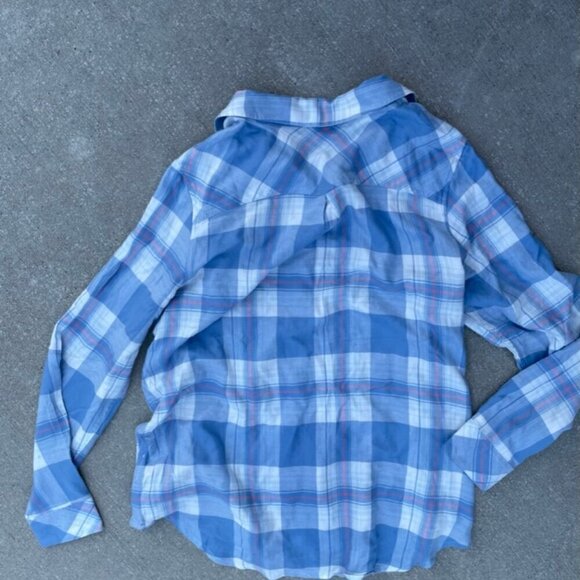 Woman's  Soft Plaid Flannel Button Down Size Medium - Picture 9 of 15